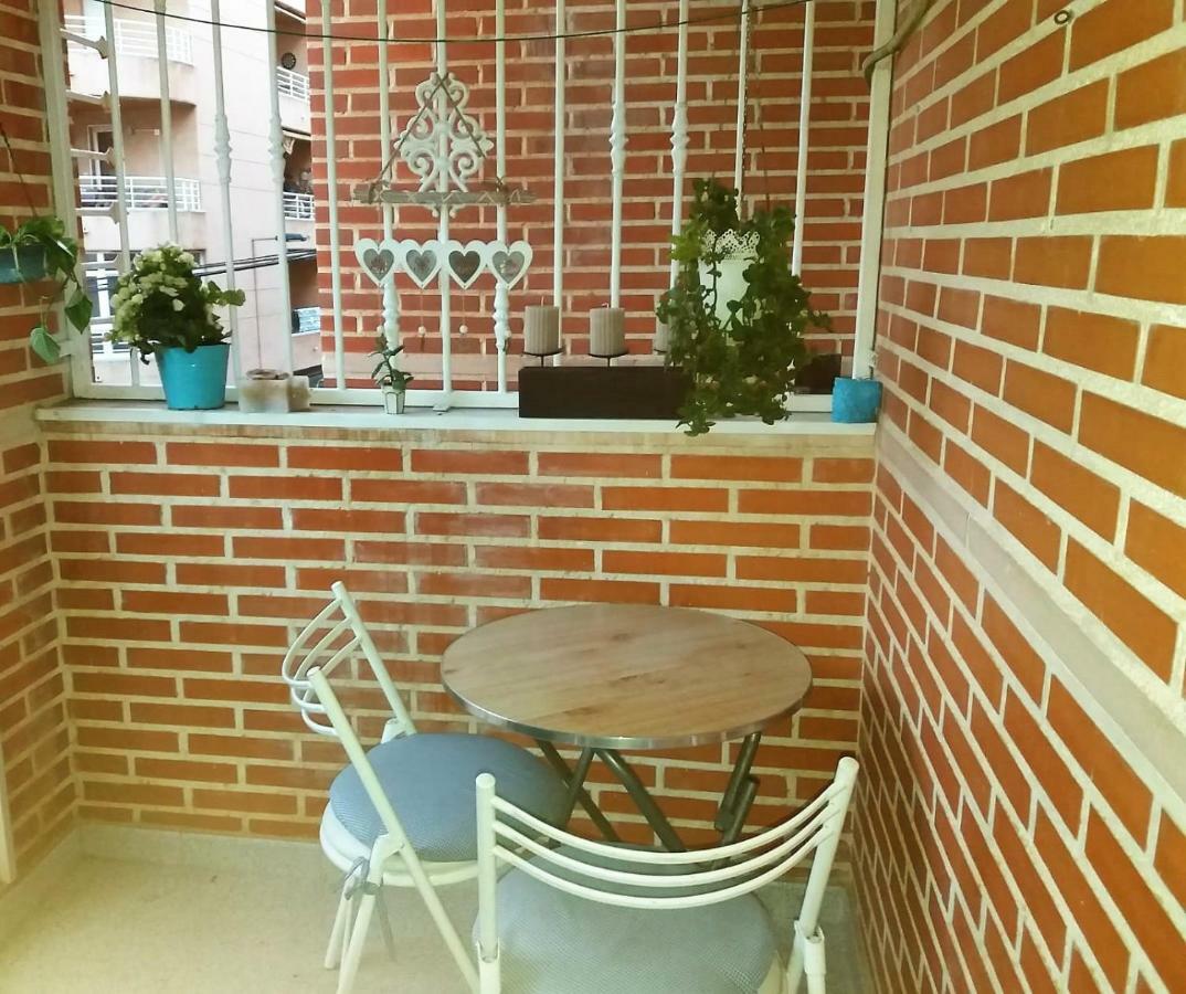 טורבייחה Amazing Sunny Flat With Balcony Pool Two Mins From The Beach מראה חיצוני תמונה