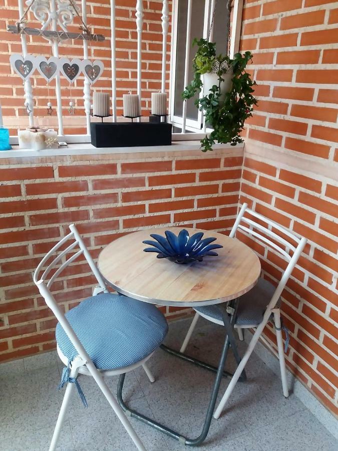 טורבייחה Amazing Sunny Flat With Balcony Pool Two Mins From The Beach מראה חיצוני תמונה