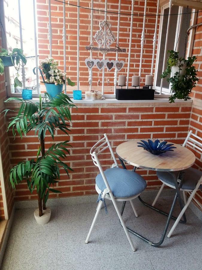 טורבייחה Amazing Sunny Flat With Balcony Pool Two Mins From The Beach מראה חיצוני תמונה