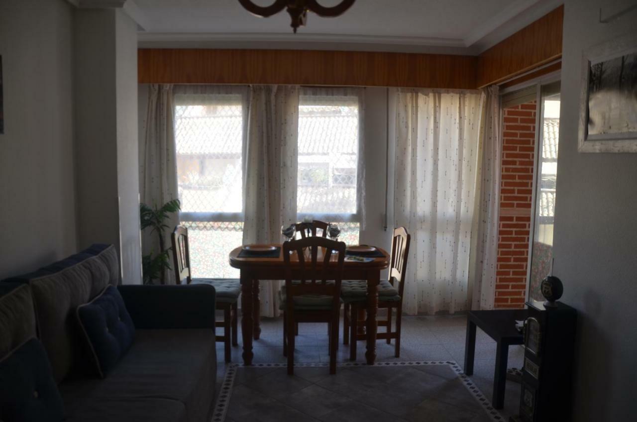 טורבייחה Amazing Sunny Flat With Balcony Pool Two Mins From The Beach מראה חיצוני תמונה