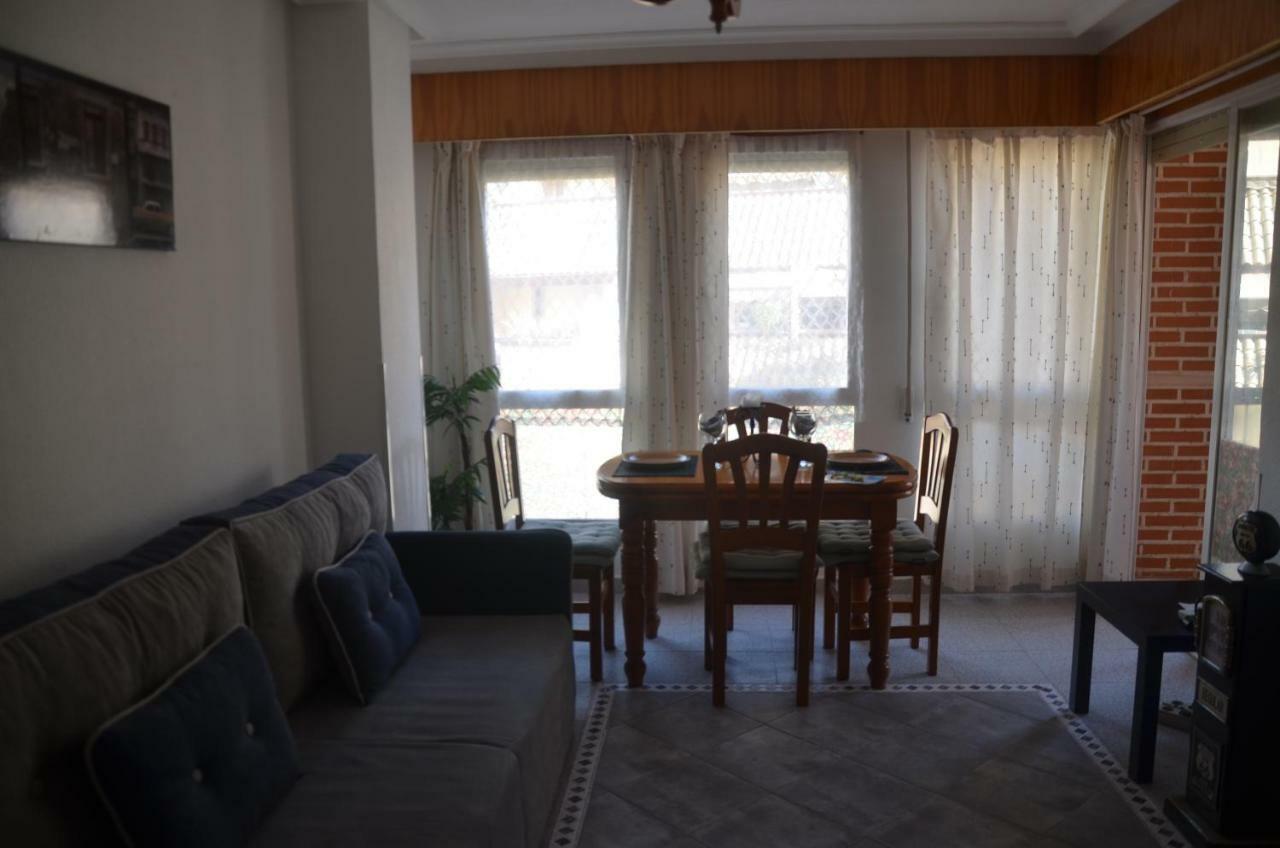 טורבייחה Amazing Sunny Flat With Balcony Pool Two Mins From The Beach מראה חיצוני תמונה